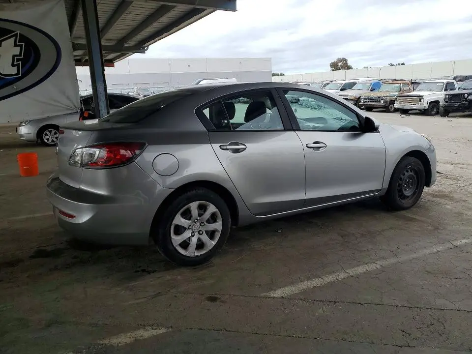 2013 MAZDA 3 I  