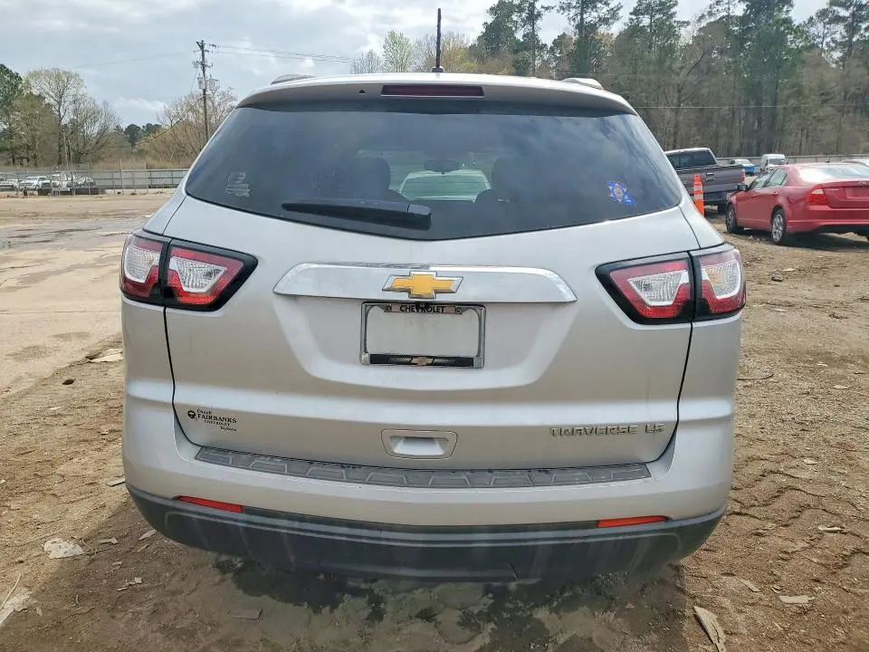2015 CHEVROLET TRAVERSE LS  