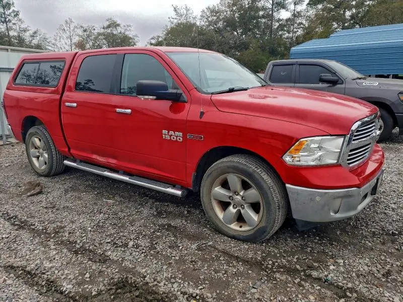 2015 RAM 1500 SLT  