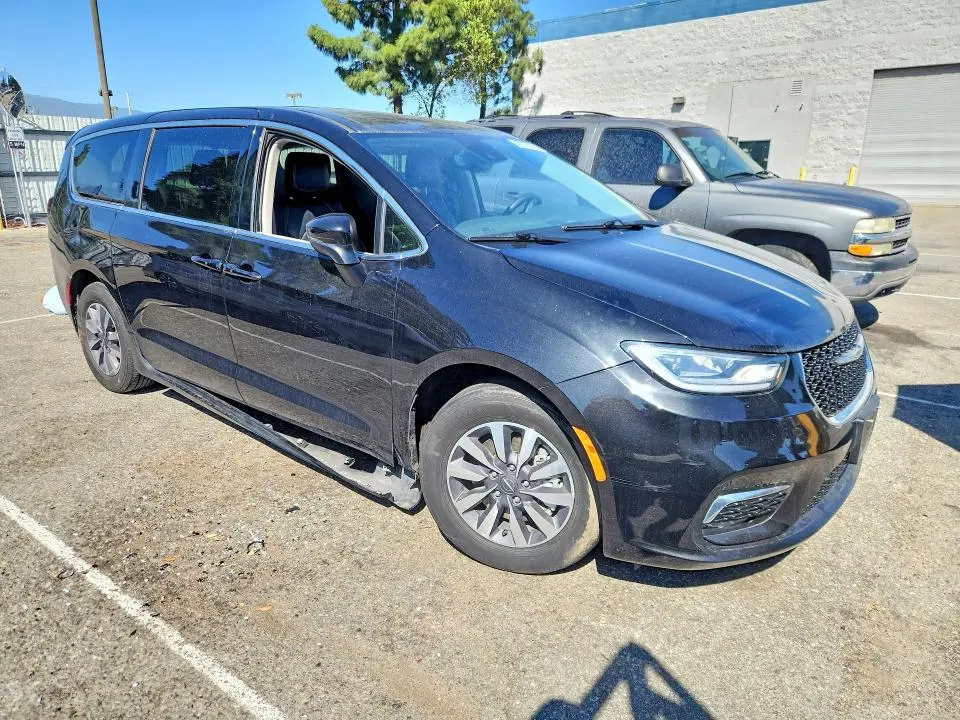 2023 CHRYSLER PACIFICA HYBRID TOURING L  
