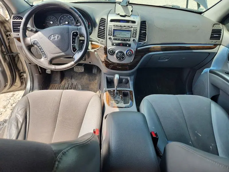 2011 HYUNDAI SANTA FE SE  