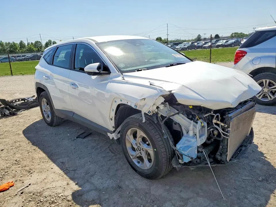 2023 HYUNDAI TUCSON SE  