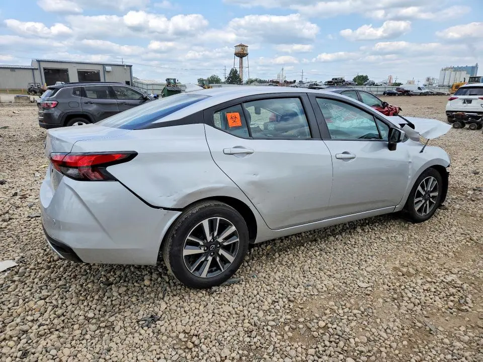 2025 NISSAN VERSA SV  