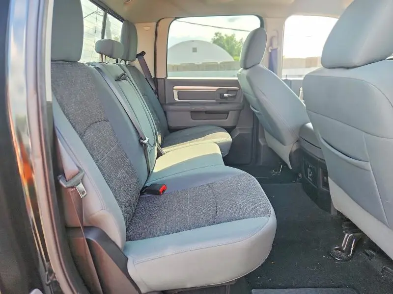 2017 RAM 1500 SLT  