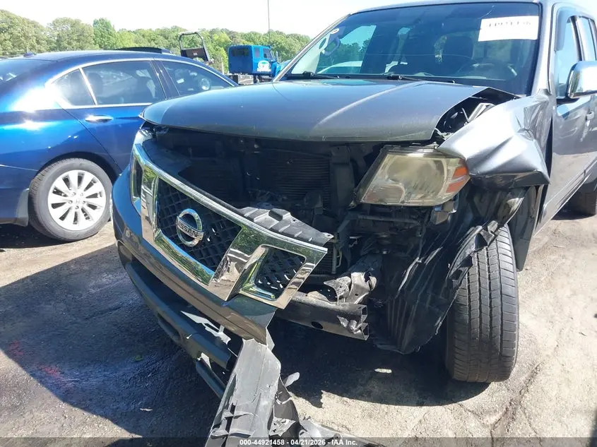 2016 NISSAN FRONTIER SV