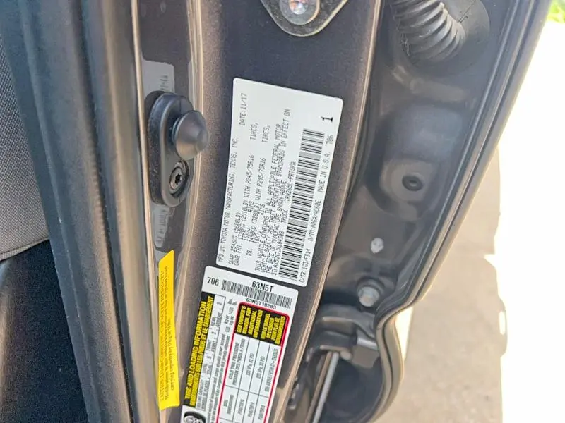 2018 TOYOTA TACOMA SR  