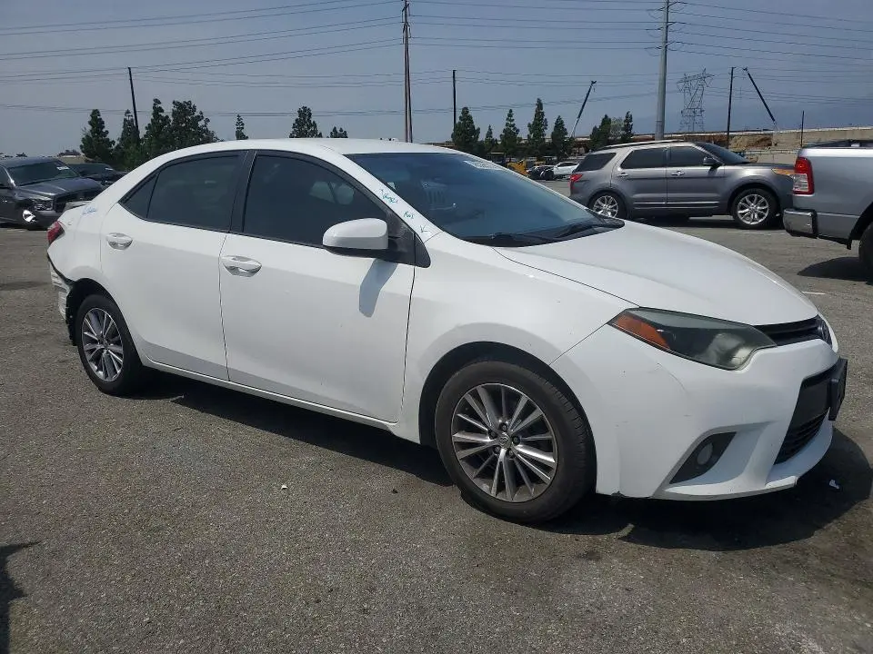 2015 TOYOTA COROLLA LE PLUS  