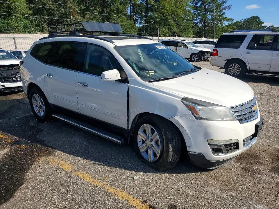 2014 CHEVROLET TRAVERSE LT  