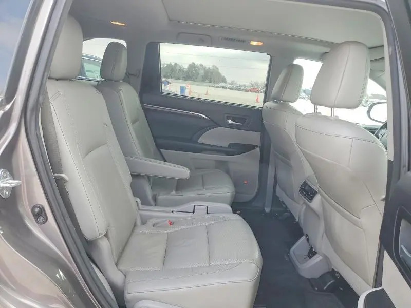 2016 TOYOTA HIGHLANDER LIMITED  