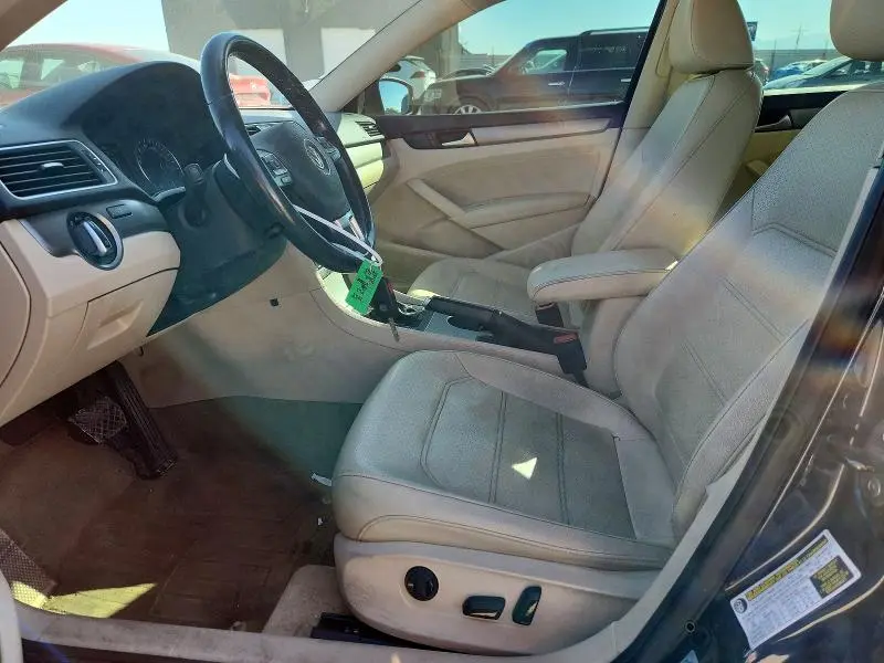 2014 VOLKSWAGEN PASSAT SE  