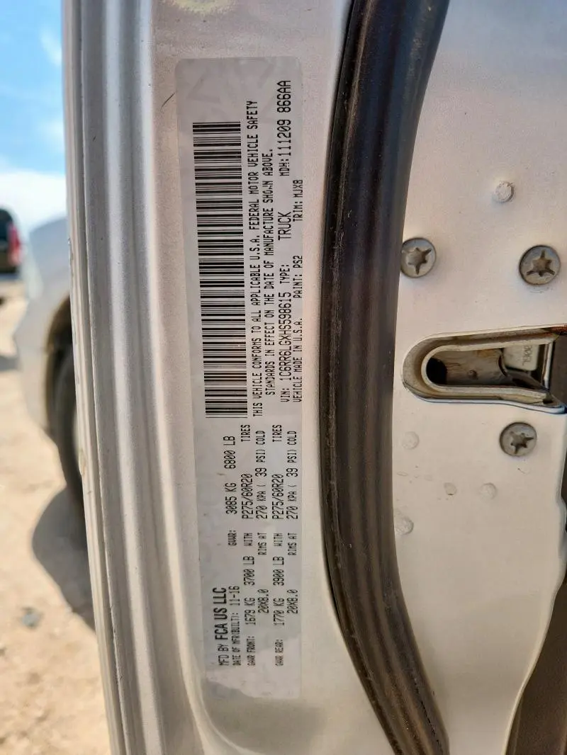 2017 RAM 1500 SLT  