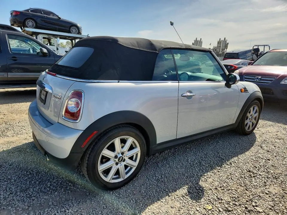 2011 MINI COOPER   