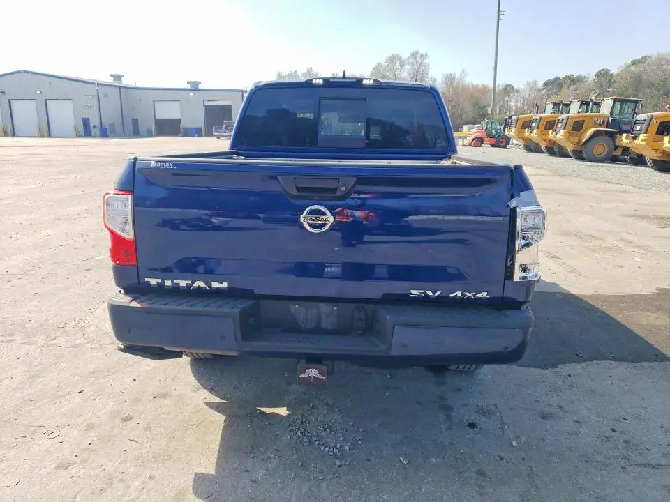2022 NISSAN TITAN SV  