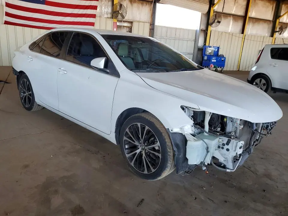 2016 TOYOTA CAMRY SE  