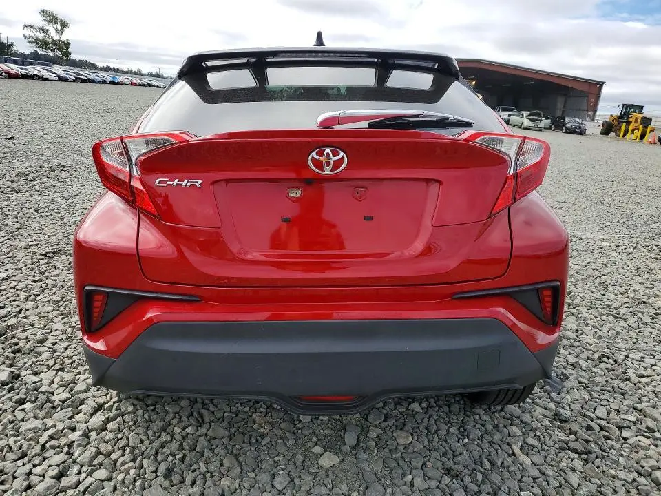 2020 TOYOTA C-HR XLE  