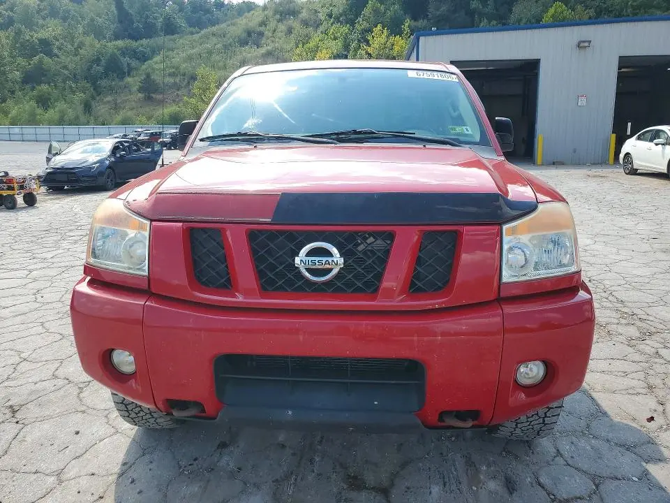 2012 NISSAN TITAN SV  