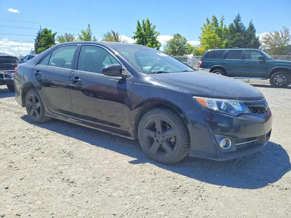 2013 TOYOTA CAMRY SE  