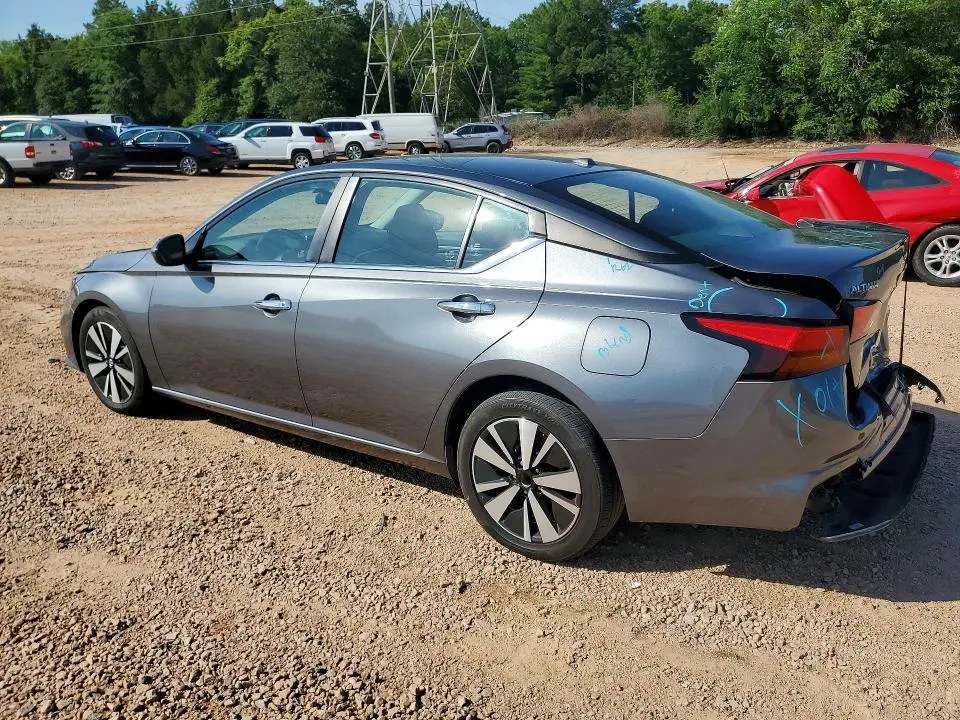 2022 NISSAN ALTIMA SV  
