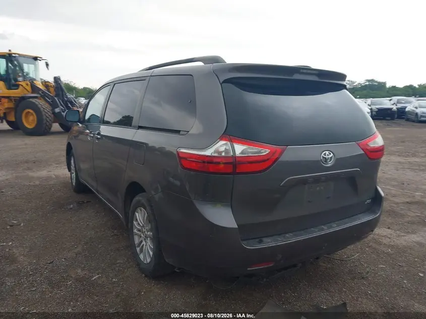 2017 TOYOTA SIENNA XLE 8 PASSENGER