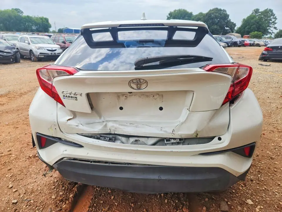 2019 TOYOTA C-HR XLE  