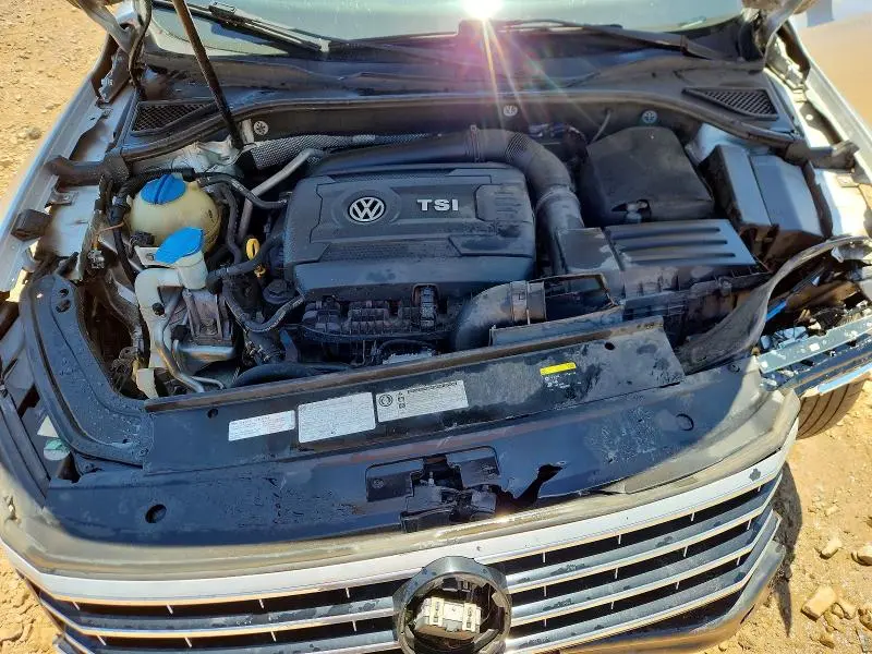 2016 VOLKSWAGEN PASSAT SE  