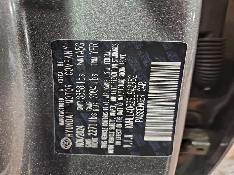 2025 HYUNDAI ELANTRA SE  