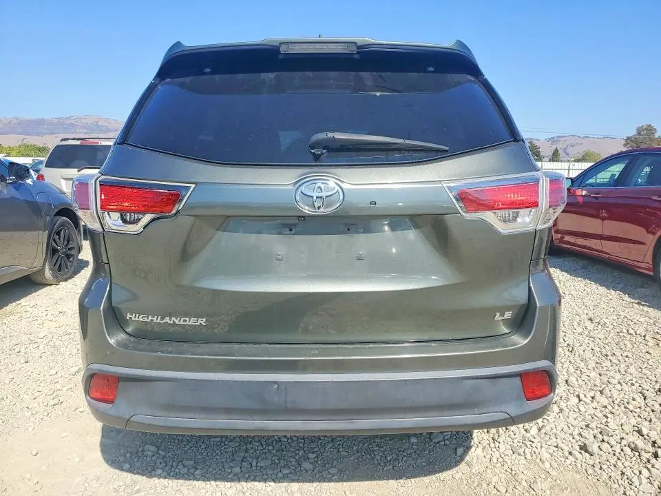 2015 TOYOTA HIGHLANDER LE PLUS  