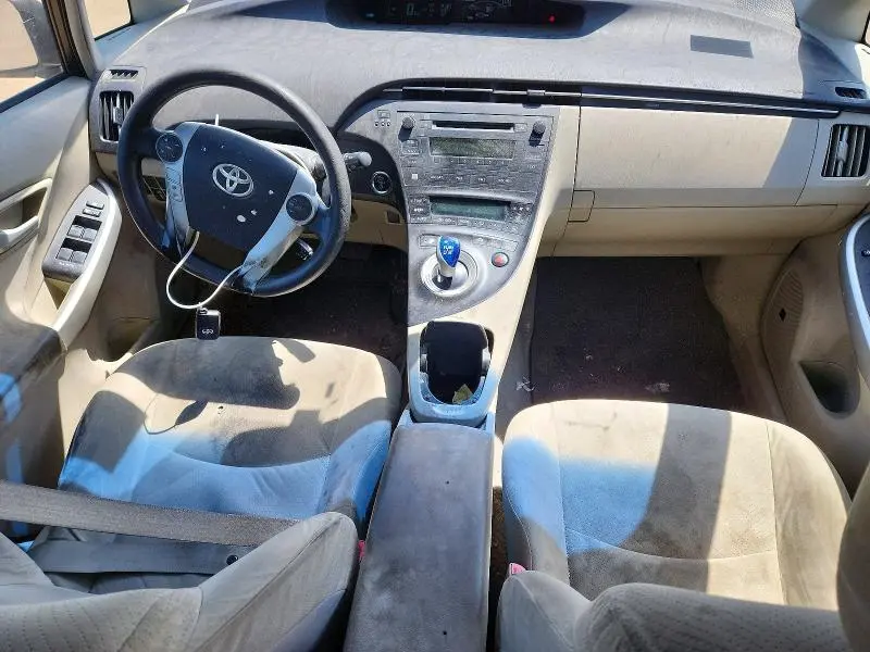 2010 TOYOTA PRIUS III  