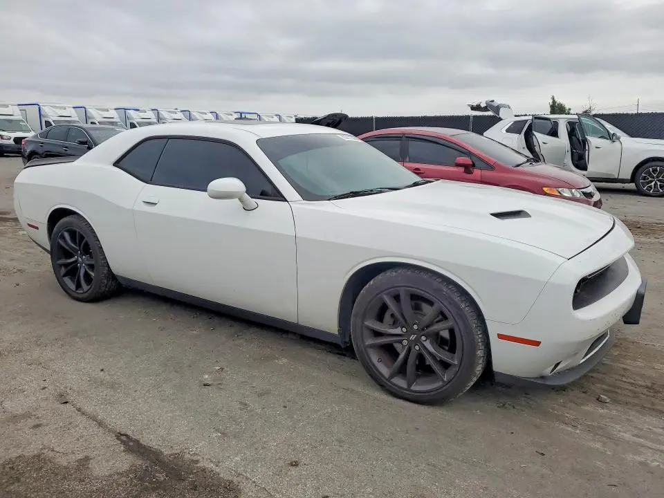 2018 DODGE CHALLENGER SXT  