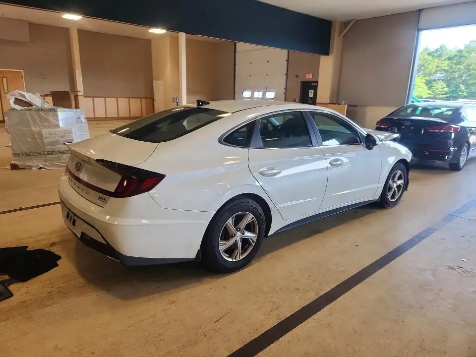 2021 HYUNDAI SONATA SE  