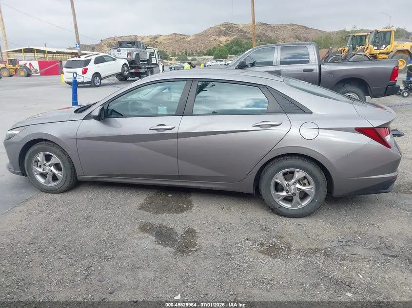 2023 HYUNDAI ELANTRA SE