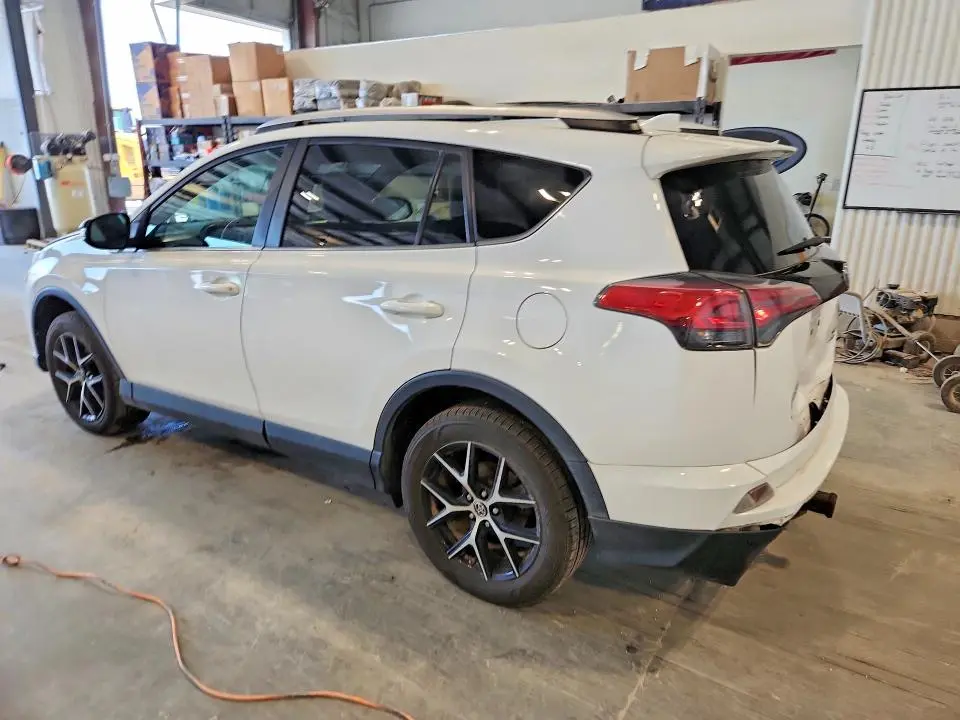 2016 TOYOTA RAV4 SE  
