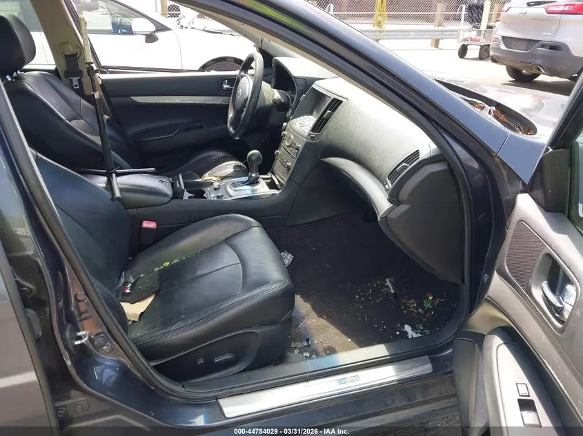 2012 INFINITI G37 JOURNEY