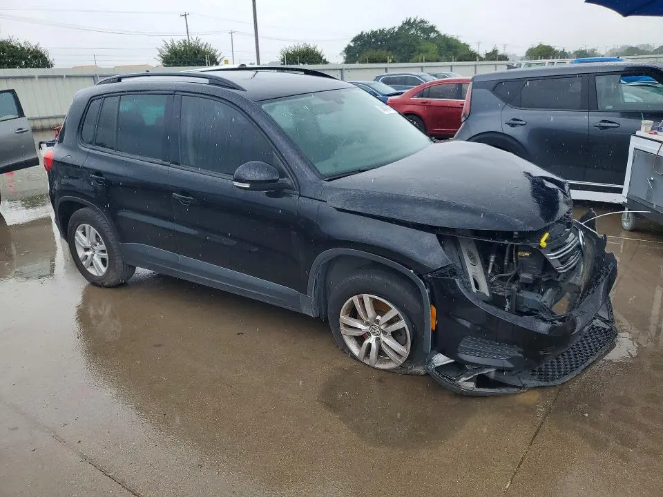 2017 VOLKSWAGEN TIGUAN   