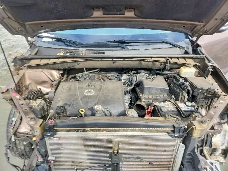 2018 TOYOTA HIGHLANDER LE  