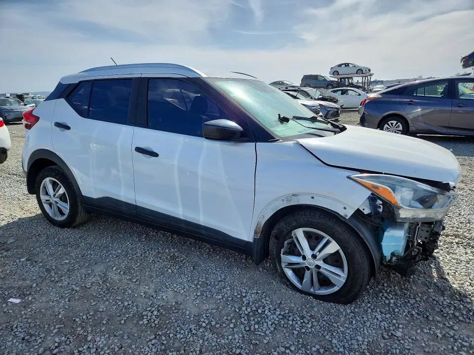 2019 NISSAN KICKS S  