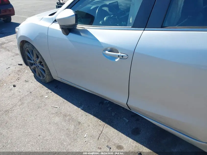 2018 MAZDA MAZDA3 TOURING