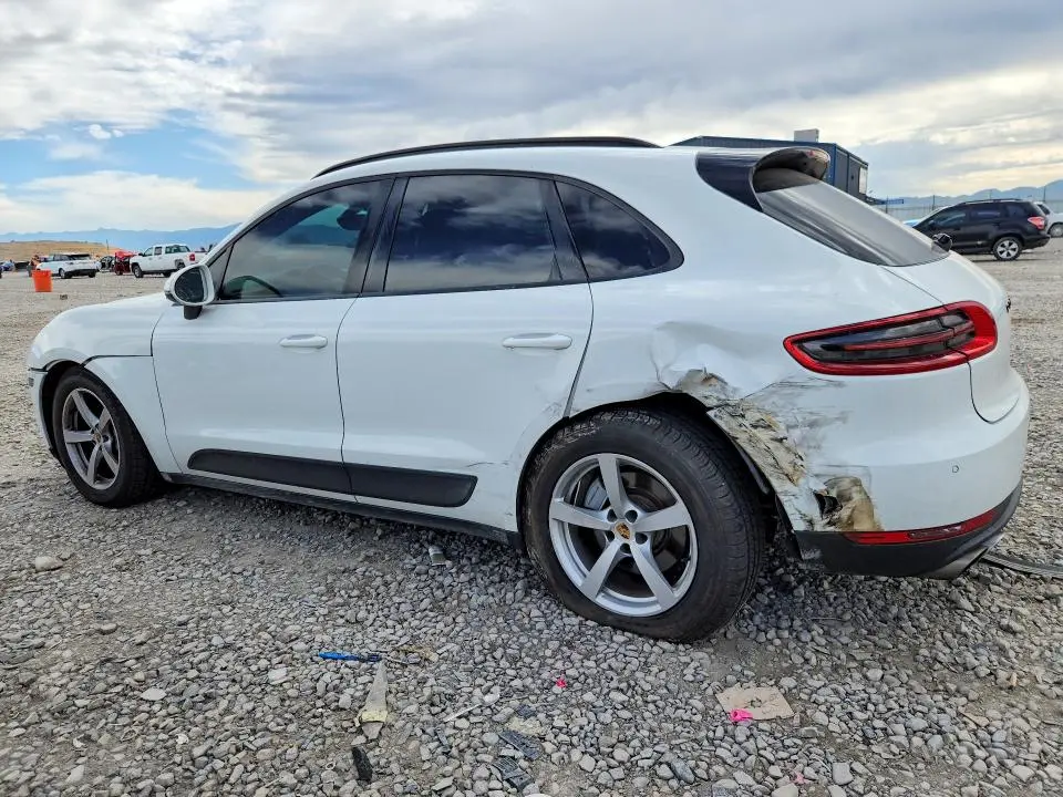 2015 PORSCHE MACAN S  