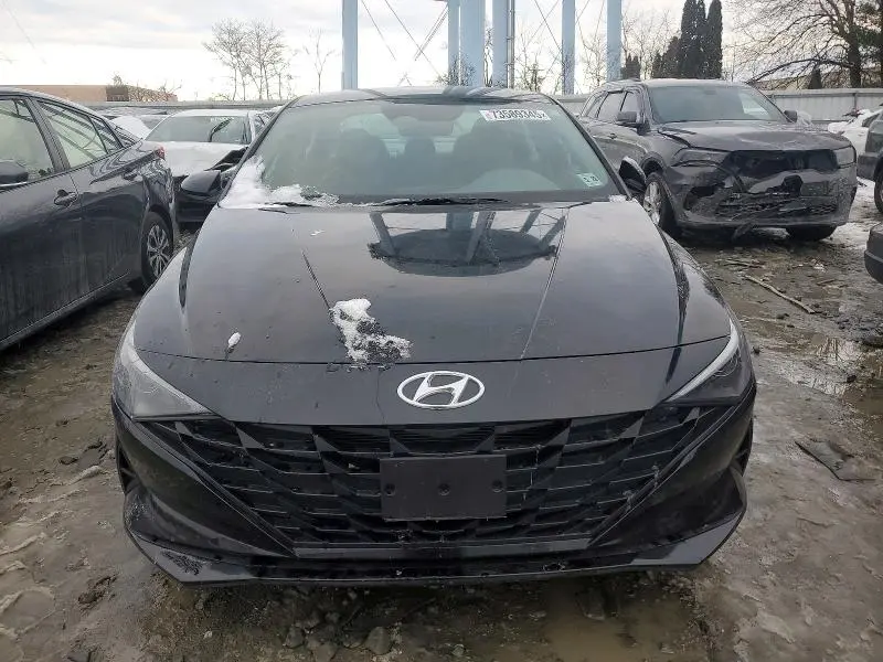 2023 HYUNDAI ELANTRA SE  