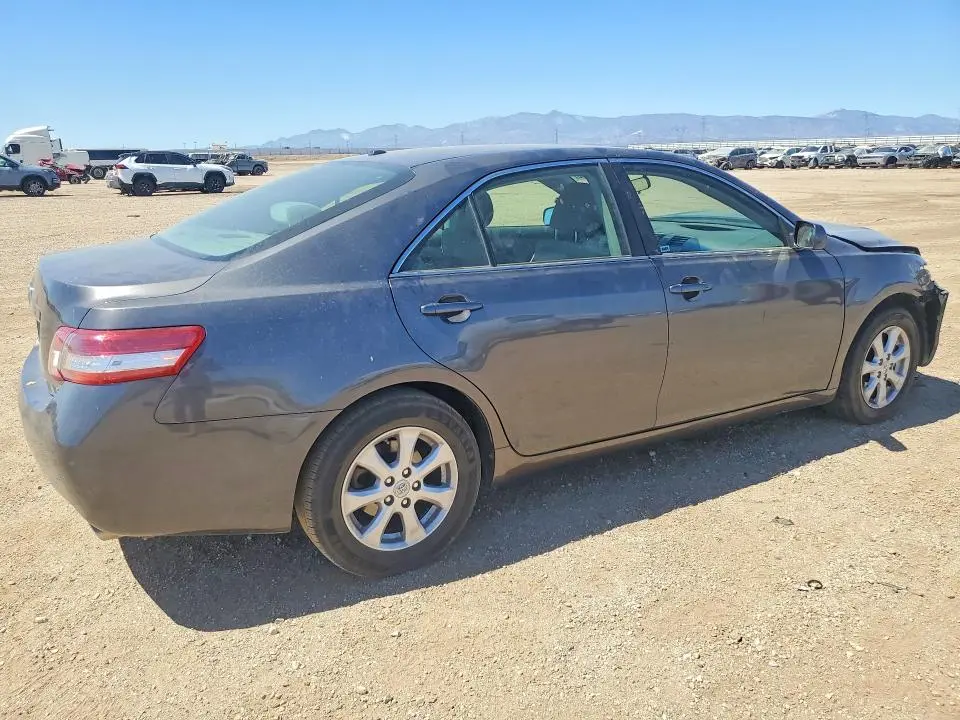 2011 TOYOTA CAMRY LE V6  