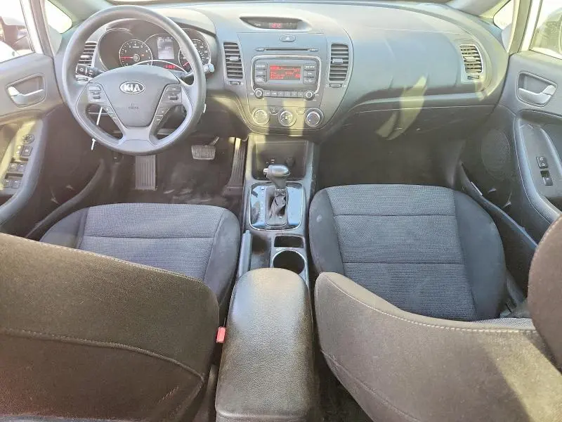 2017 KIA FORTE LX  