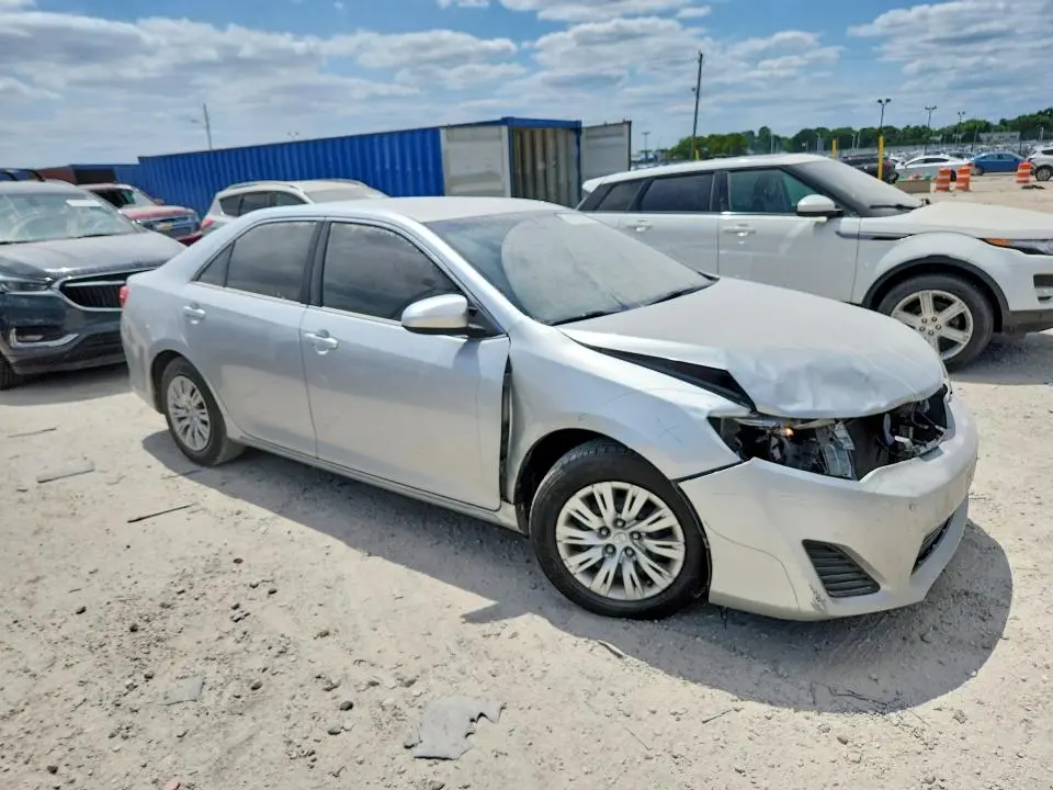 2014 TOYOTA CAMRY LE  