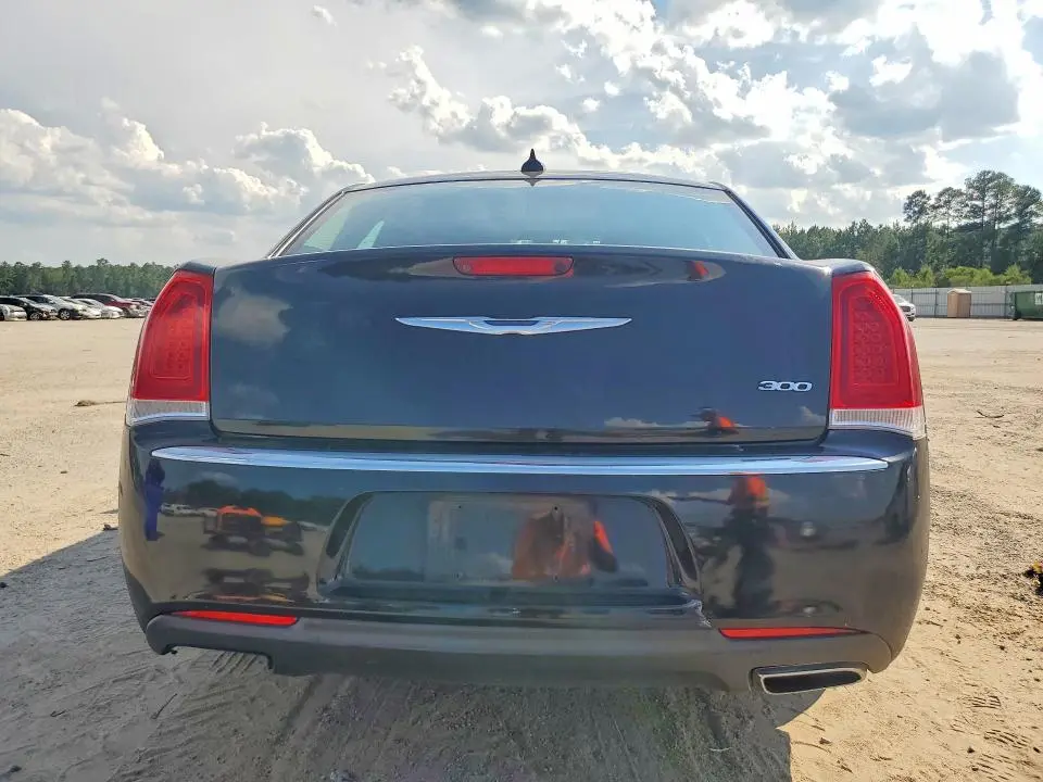 2017 CHRYSLER 300 LIMITED  
