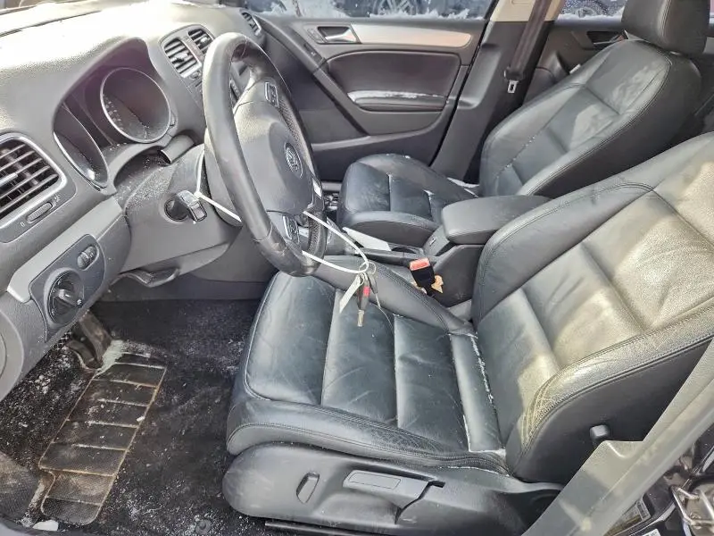 2011 VOLKSWAGEN GOLF   