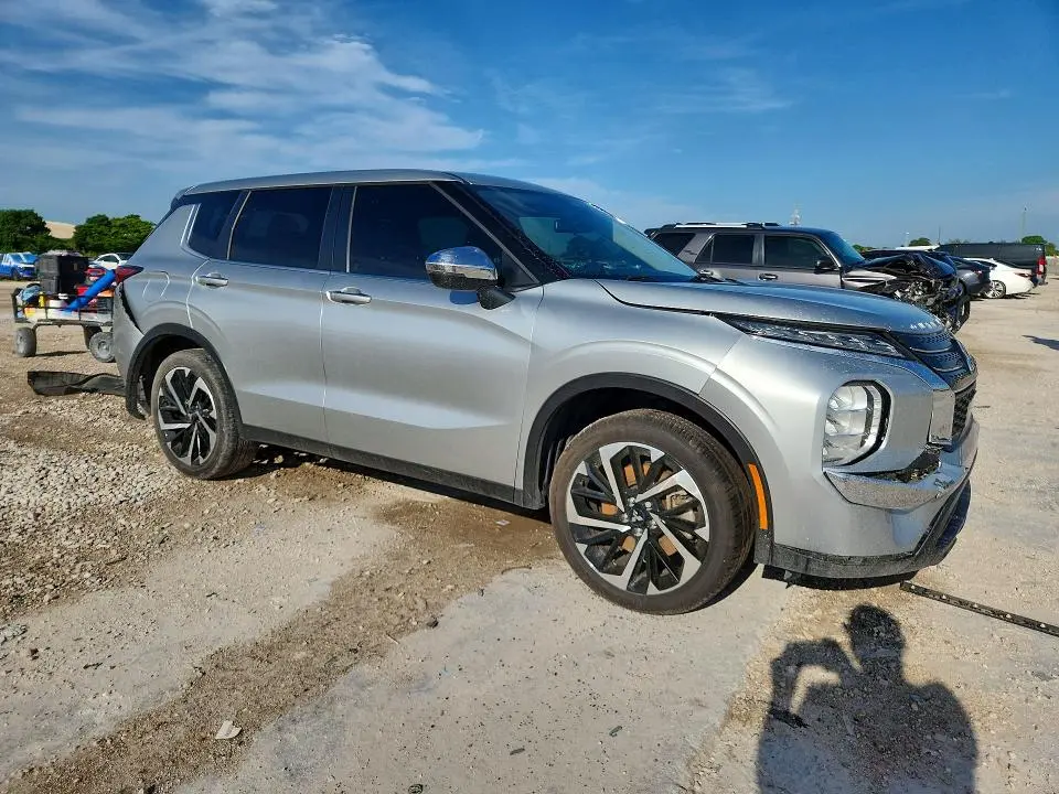2022 MITSUBISHI OUTLANDER ES  