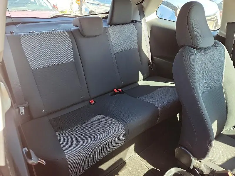 2015 TOYOTA YARIS 3-DOOR LE  