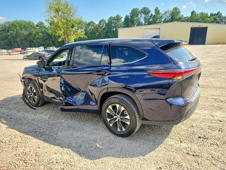 2020 TOYOTA HIGHLANDER XLE  