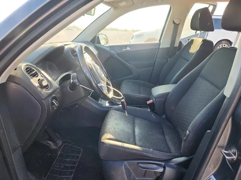 2014 VOLKSWAGEN TIGUAN S  