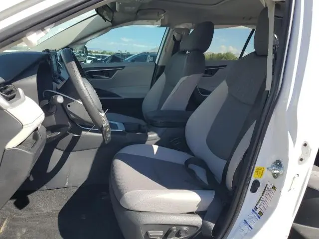 2021 TOYOTA RAV4 XLE  