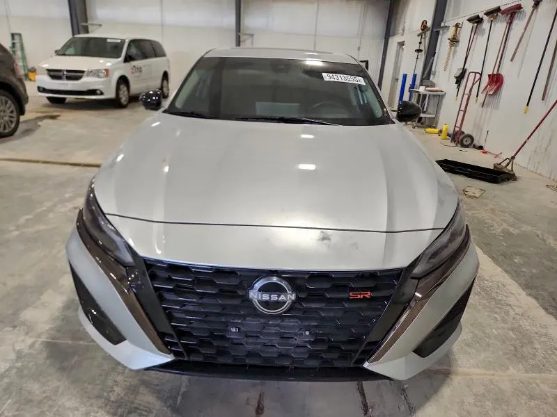 2023 NISSAN ALTIMA SR  